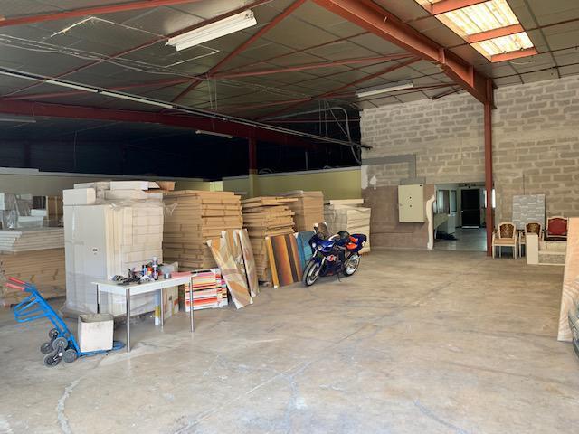 Industrial in Aubagne to rent - Interior Photo - Image 2 of 5