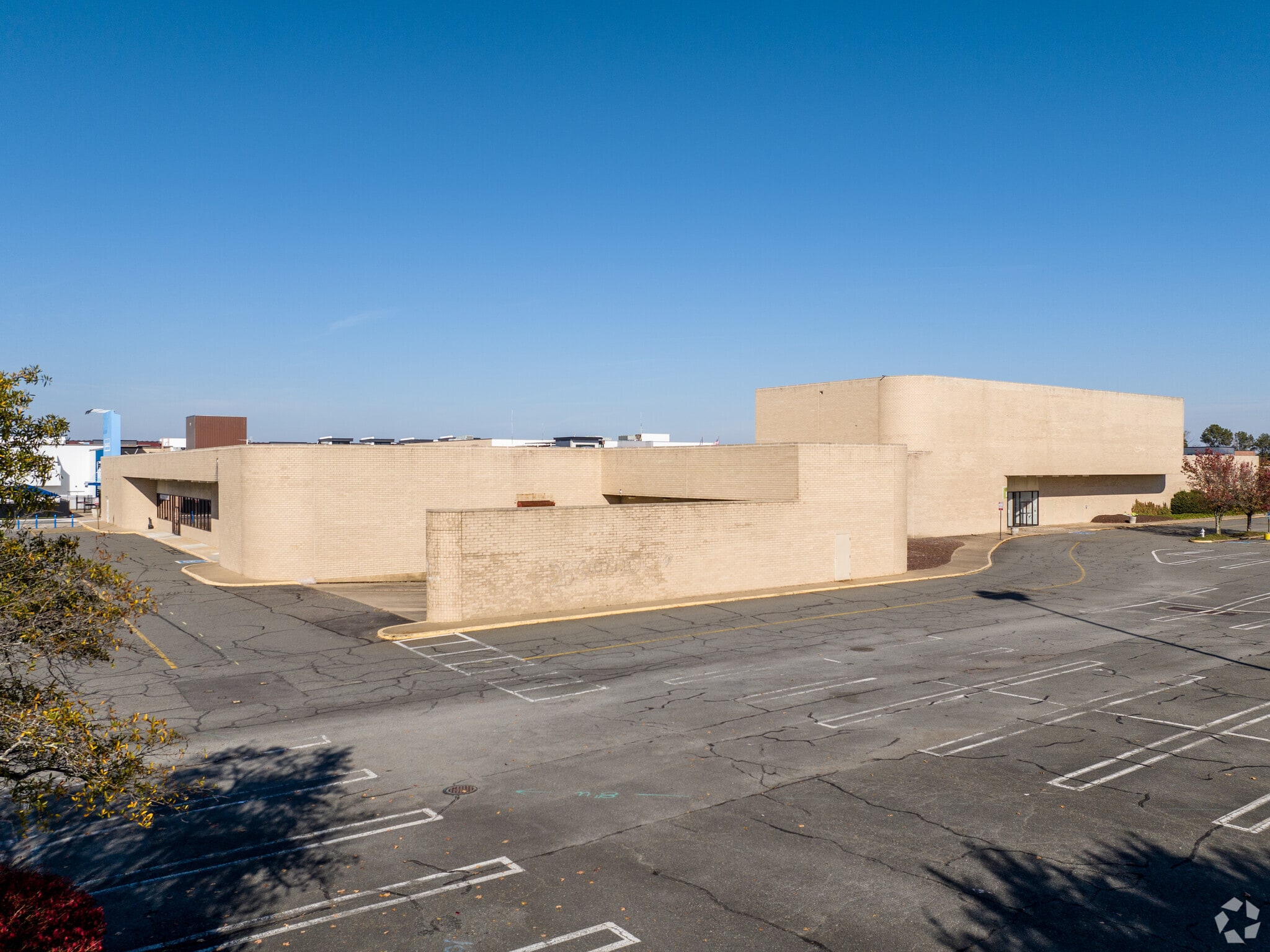 1400-1420 N Parham Rd, Richmond, VA to rent Building Photo- Image 1 of 24