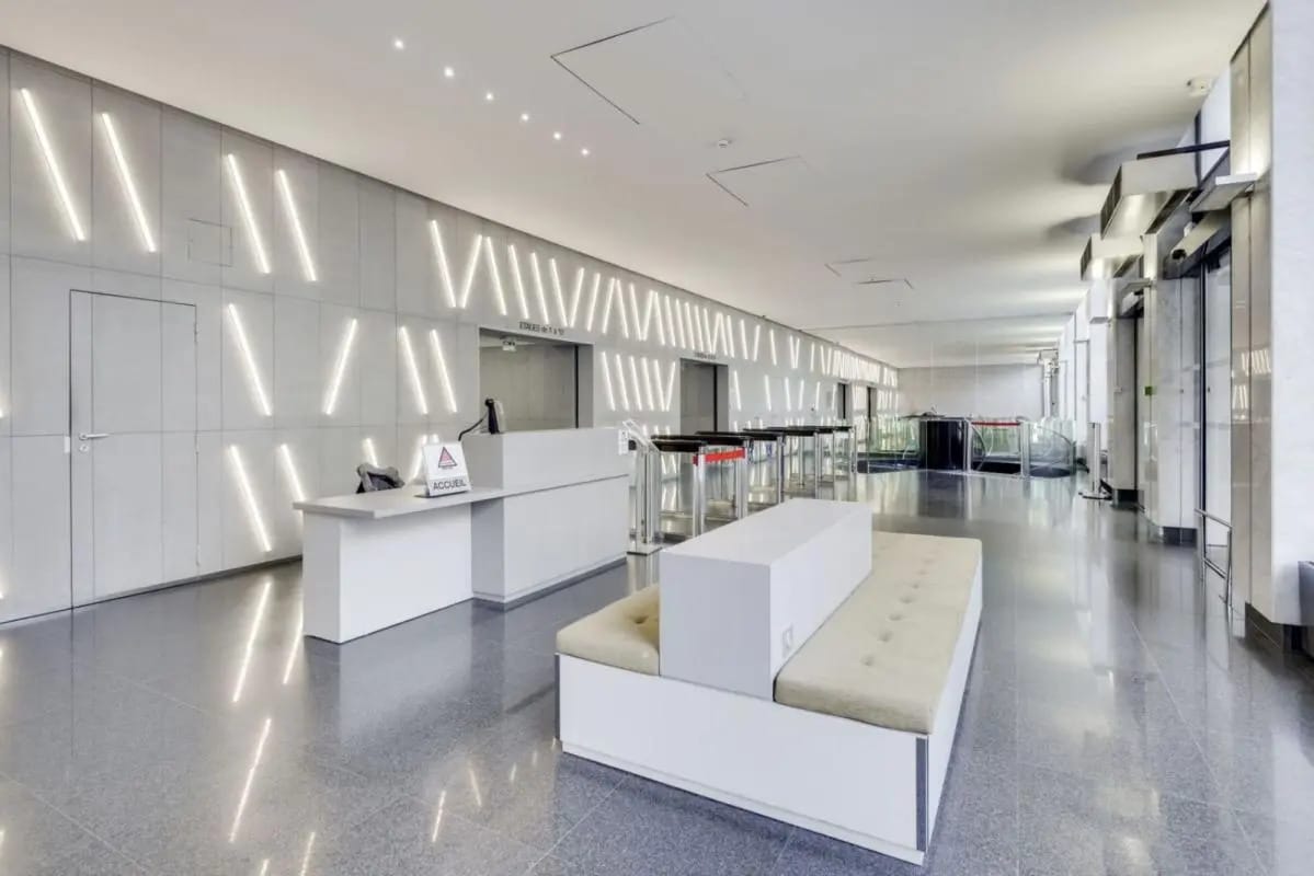 Office in Marseille for sale Interior Photo- Image 1 of 5