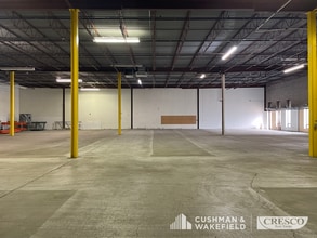 6908 Engle Rd, Middleburg Heights, OH to rent Building Photo- Image 2 of 3