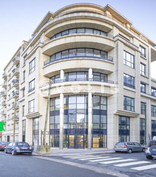 Office in Neuilly-sur-Seine to rent - Building Photo - Image 1 of 2