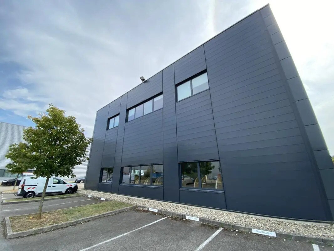 355 Avenue Henri Schneider, Meyzieu to rent Building Photo- Image 1 of 3