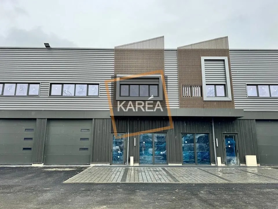Light Industrial in Courtry for sale Building Photo- Image 1 of 11