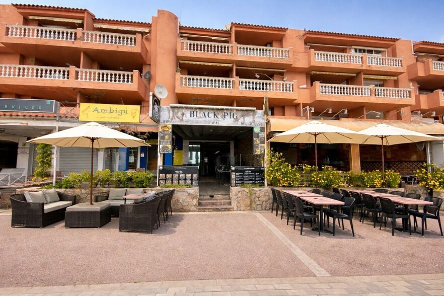 Retail in Castelló d'Empúries, Gerona to rent - Building Photo - Image 1 of 6