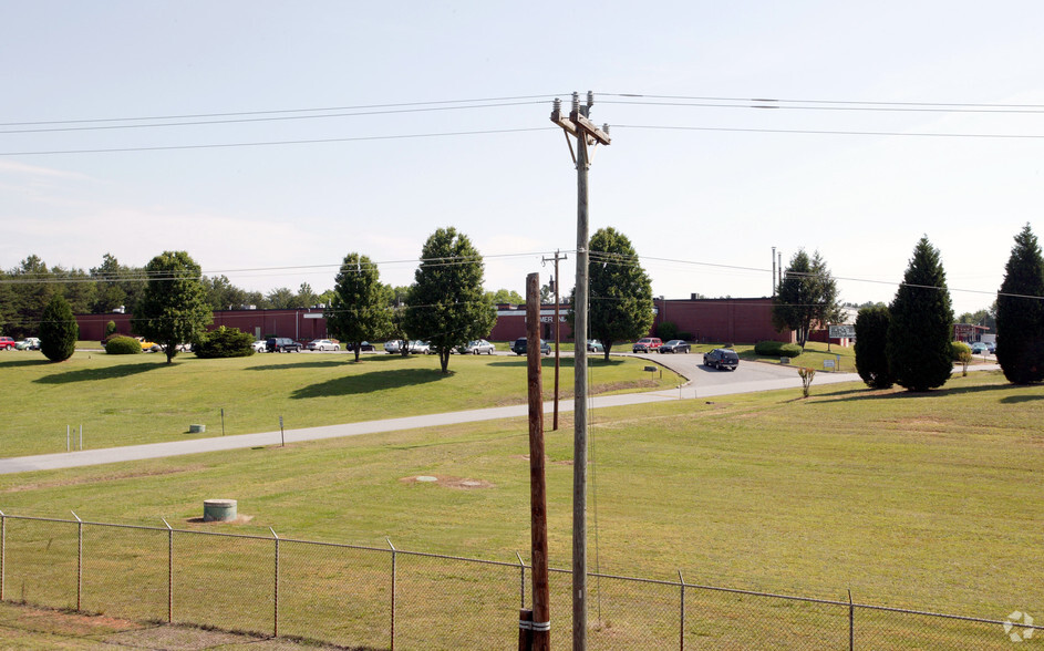 19810 Asheville Hwy, Landrum, SC for rent - Building Photo - Image 2 of 5