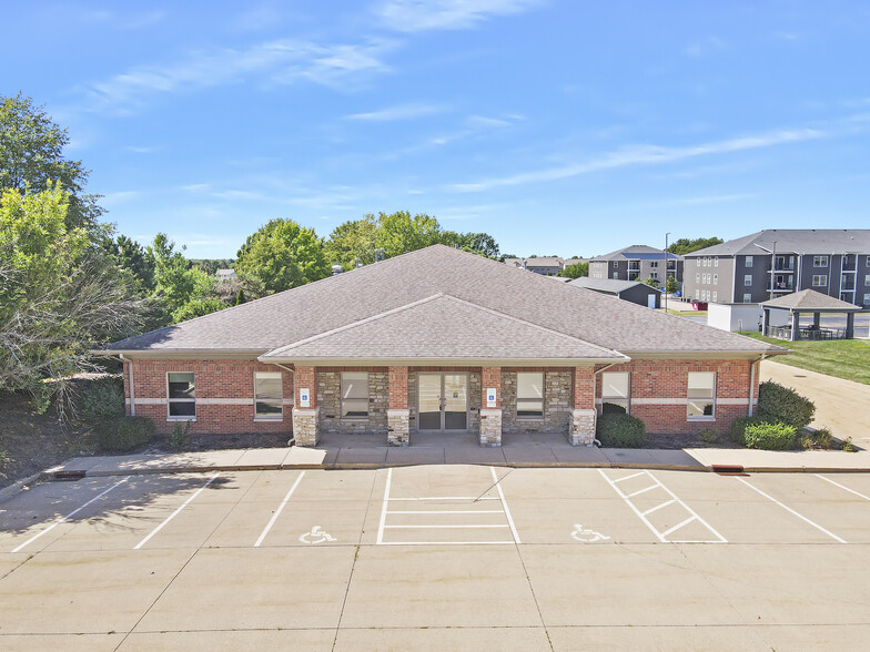 7013 N Stalworth Dr, Peoria, IL for rent - Building Photo - Image 1 of 6