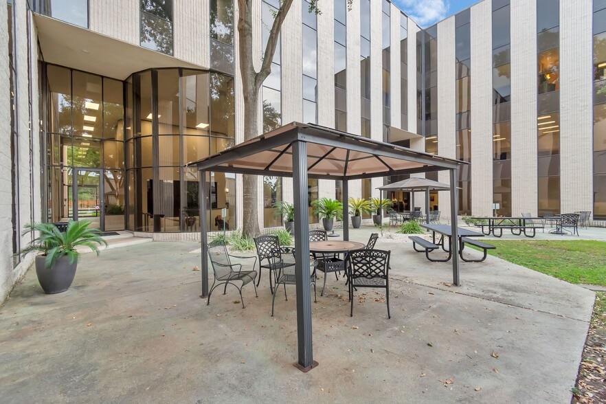 8554 Katy Fwy, Houston, TX to rent - Building Photo - Image 3 of 68