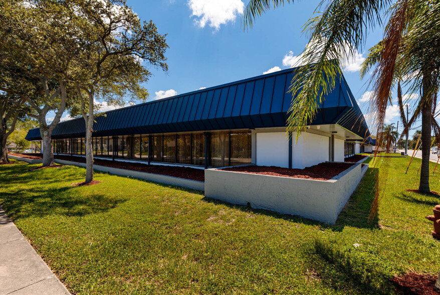 1301 Seminole Blvd, Largo, FL for sale - Building Photo - Image 1 of 1