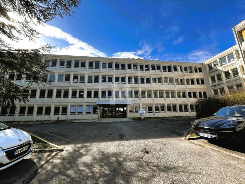 Office in Ris-Orangis to rent - Building Photo - Image 2 of 2