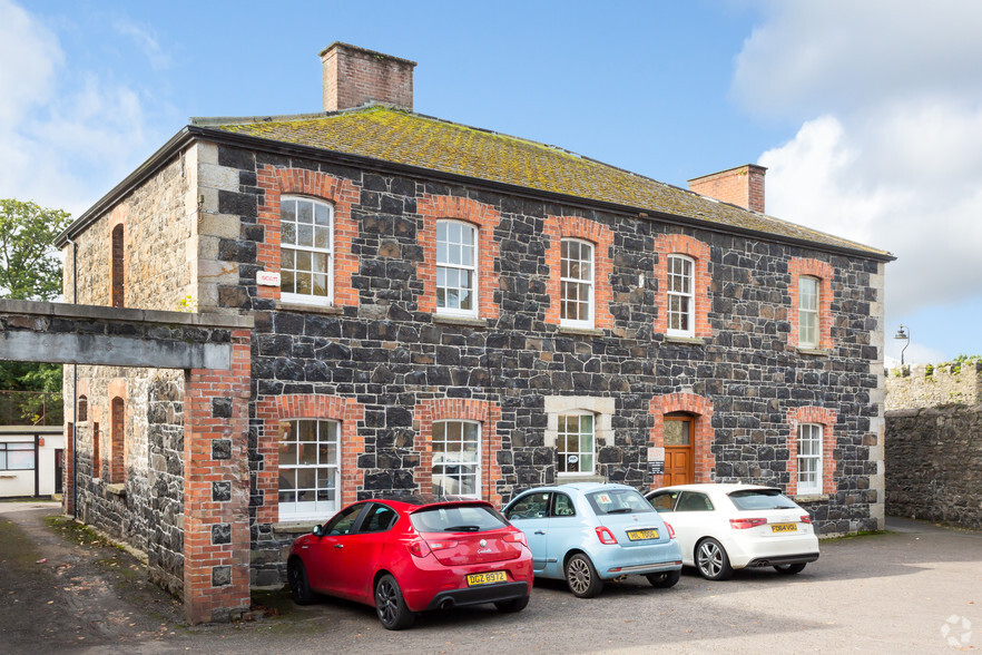 22 Market Sq, Antrim for rent - Primary Photo - Image 1 of 1