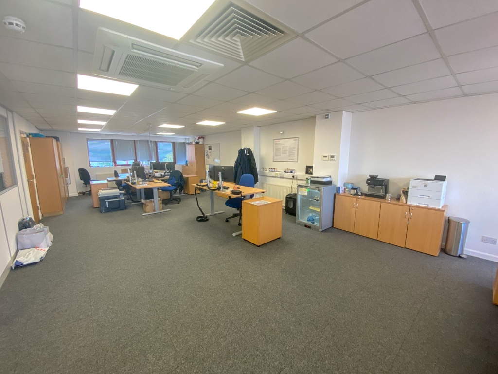Laporte Way, Luton to rent Interior Photo- Image 1 of 2