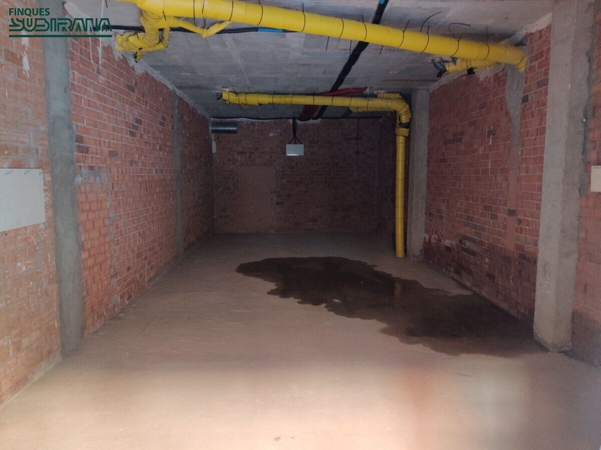 Igualada, BAR 08700 - - - Interior Photo - Image 1 of 2