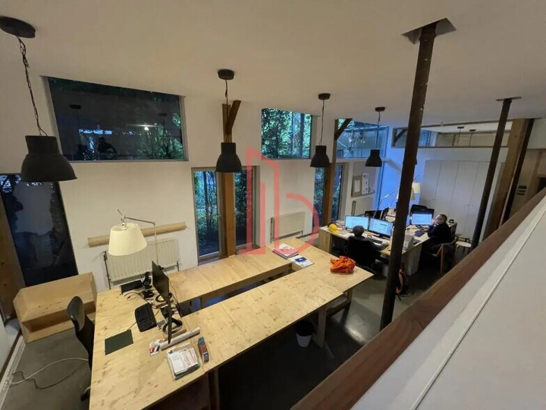 Office in Bordeaux to rent - Building Photo - Image 2 of 5