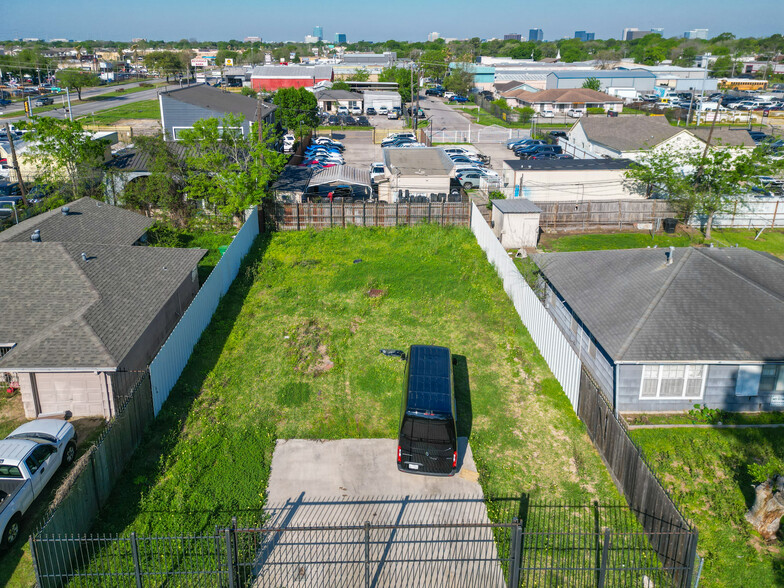 3222 Jarvis St, Houston, TX for sale - Building Photo - Image 2 of 31