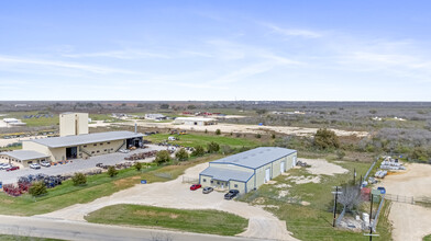 685 Corgey Rd, Pleasanton, TX for rent Building Photo- Image 1 of 13