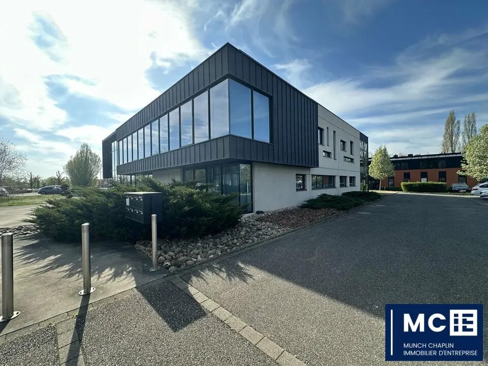 Location Bureaux 383 m² - Photo 1