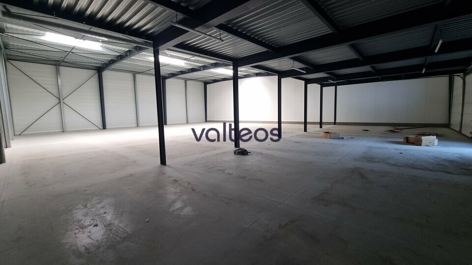 Light Industrial in Bruguières to rent - Interior Photo - Image 2 of 5