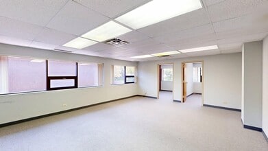 805-815 E Rand Rd, Arlington Heights, IL to rent Building Photo- Image 2 of 9