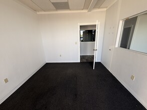 800-828 W Edmond Rd, Edmond, OK to rent Interior Photo- Image 2 of 7