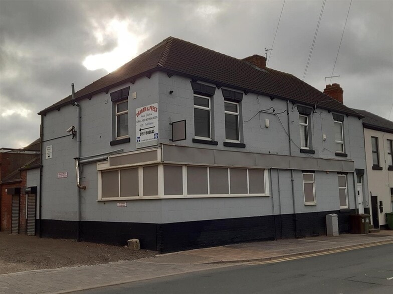 76 Station Ln, Pontefract for sale - Building Photo - Image 1 of 1