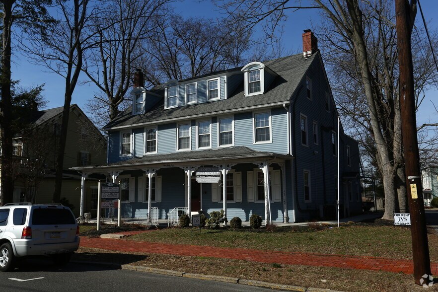 133 E Main St, Moorestown, NJ for sale - Primary Photo - Image 1 of 1
