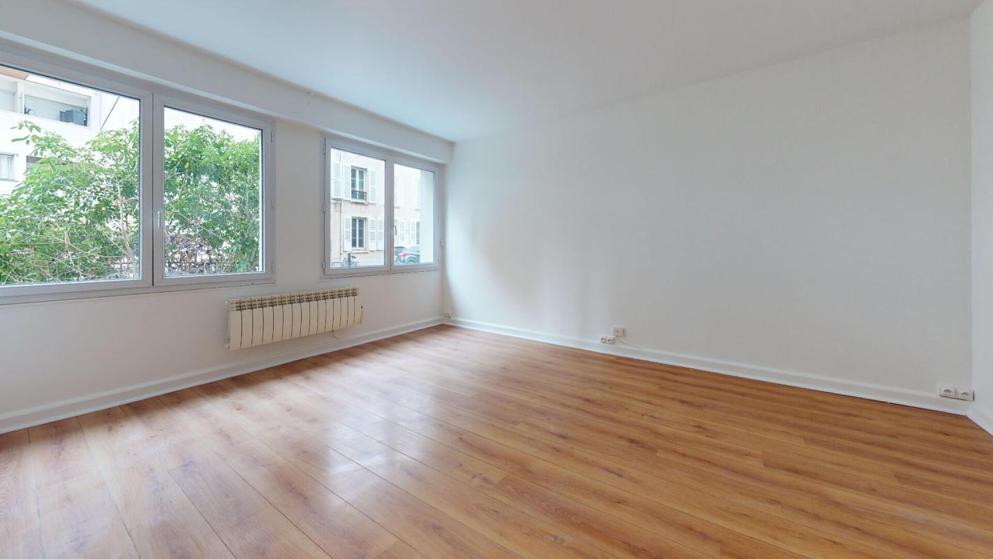 Office in Paris for sale Building Photo- Image 1 of 7