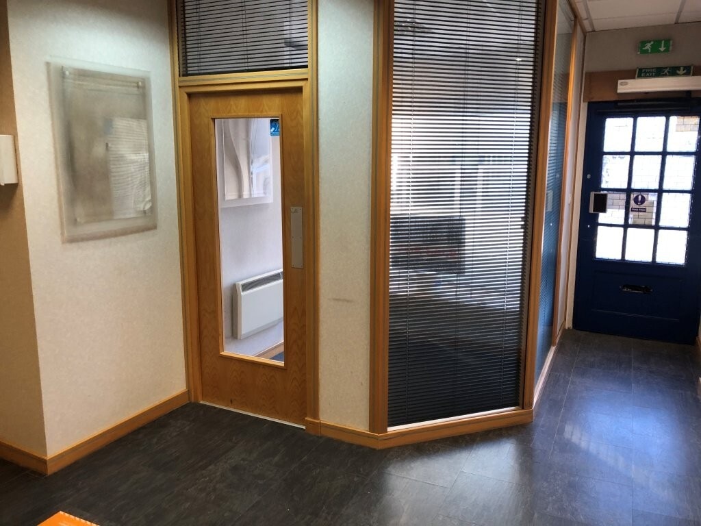 10 Agincourt Sq, Monmouth to rent Interior Photo- Image 1 of 6