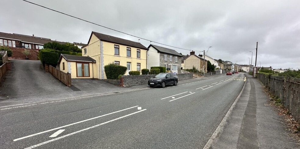 77 Pwll Rd, Llanelli to rent - Building Photo - Image 3 of 3