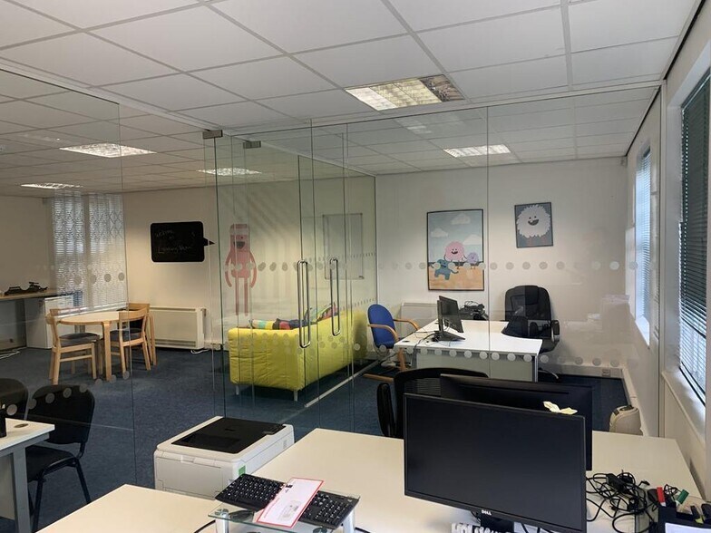 Wheatstone Ct, Quedgeley to rent - Interior Photo - Image 3 of 9