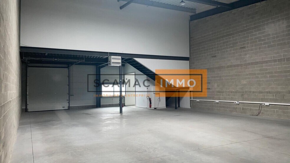 Industrial in Cormeilles-en-Parisis to rent - Building Photo - Image 2 of 6