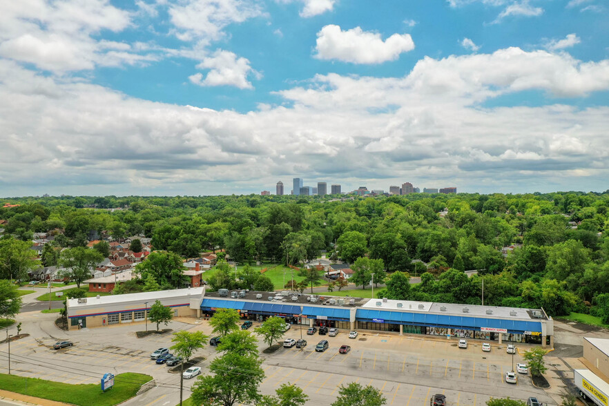 7804-7900 Olive Blvd, University City, MO for rent - Building Photo - Image 1 of 11