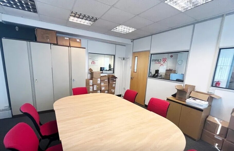 Ynys Bridge Ct, Cardiff to rent - Interior Photo - Image 2 of 4