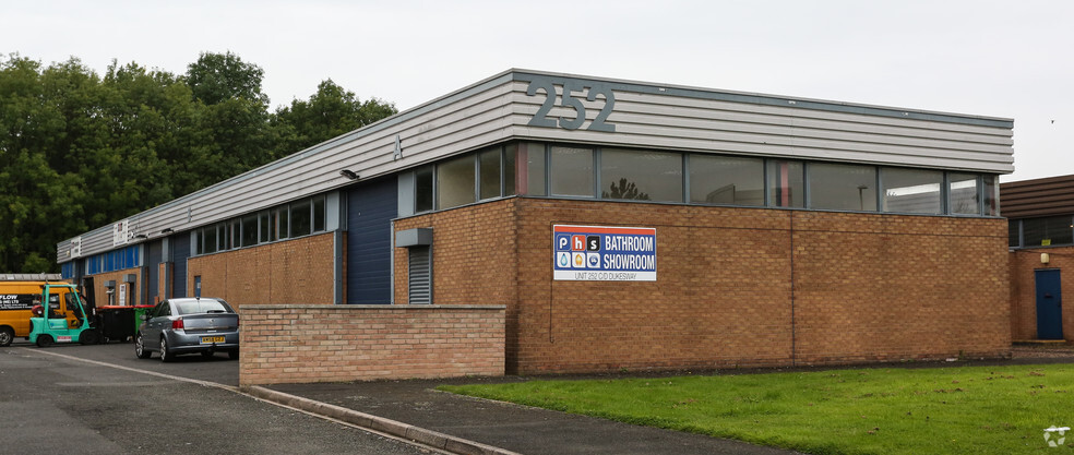 Dukesway, Gateshead for rent - Building Photo - Image 1 of 3