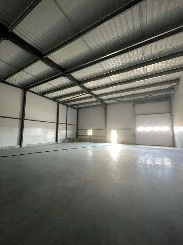 Vente Local d'activités 300 m² - Photo 1