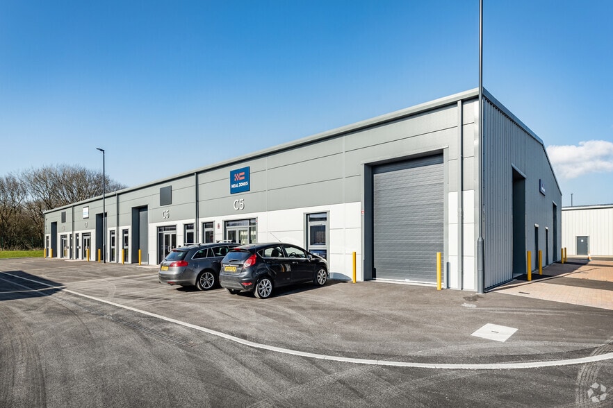 36 Minerva Rd, Lancaster to rent - Building Photo - Image 3 of 3