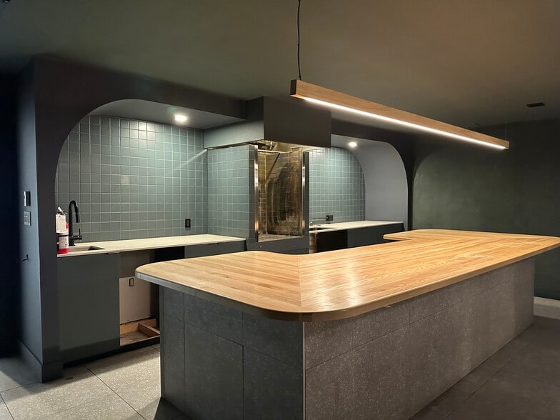 10544 114th St NW, Edmonton, AB to rent - Building Photo - Image 3 of 7