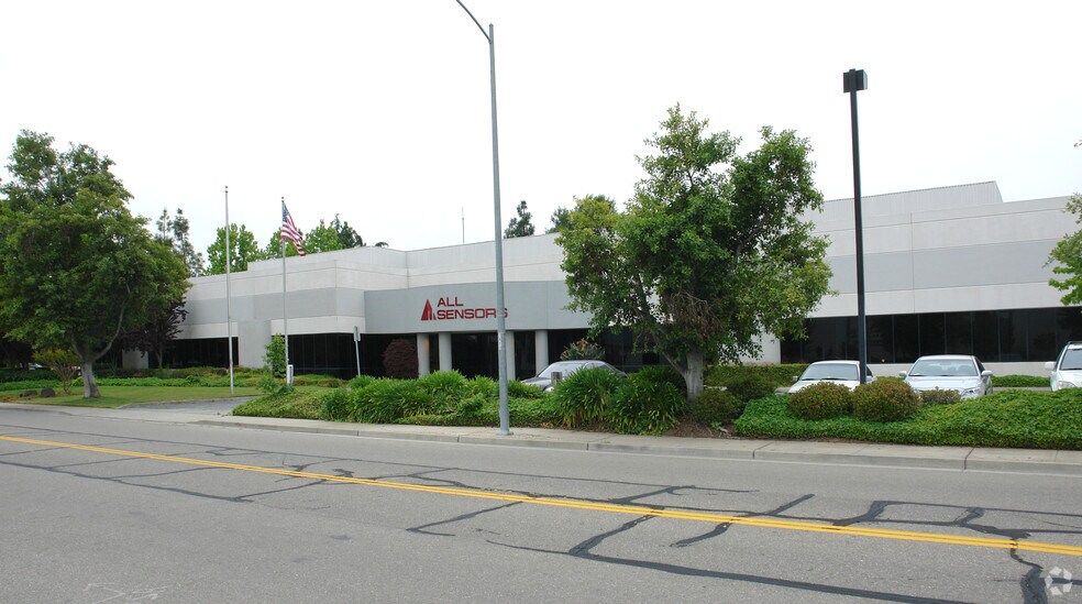 16035 Vineyard Ave, Hill, CA 95037 UK