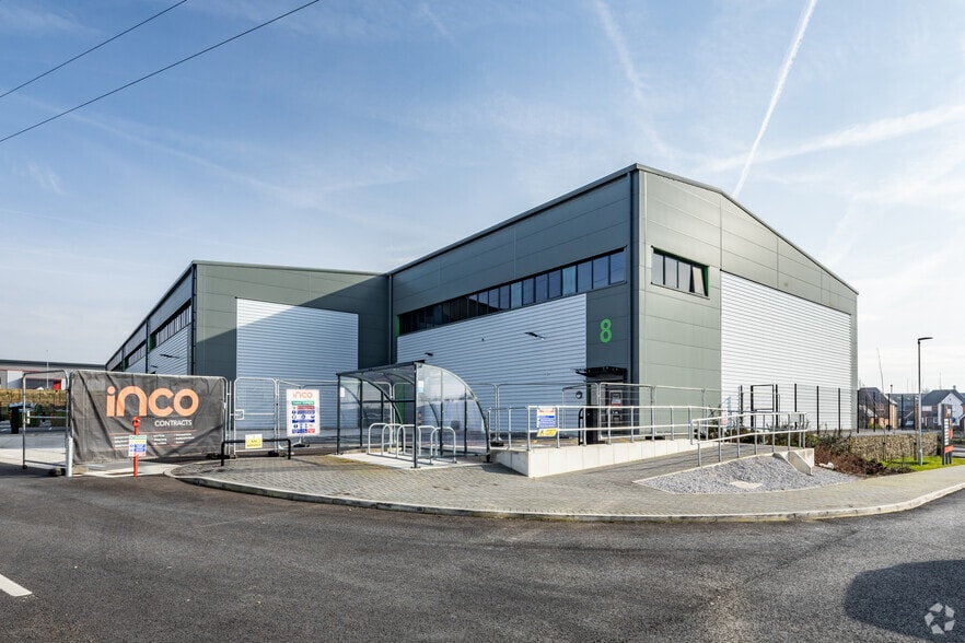 Lydia Becker Way, Oldham to rent - Primary Photo - Image 1 of 16