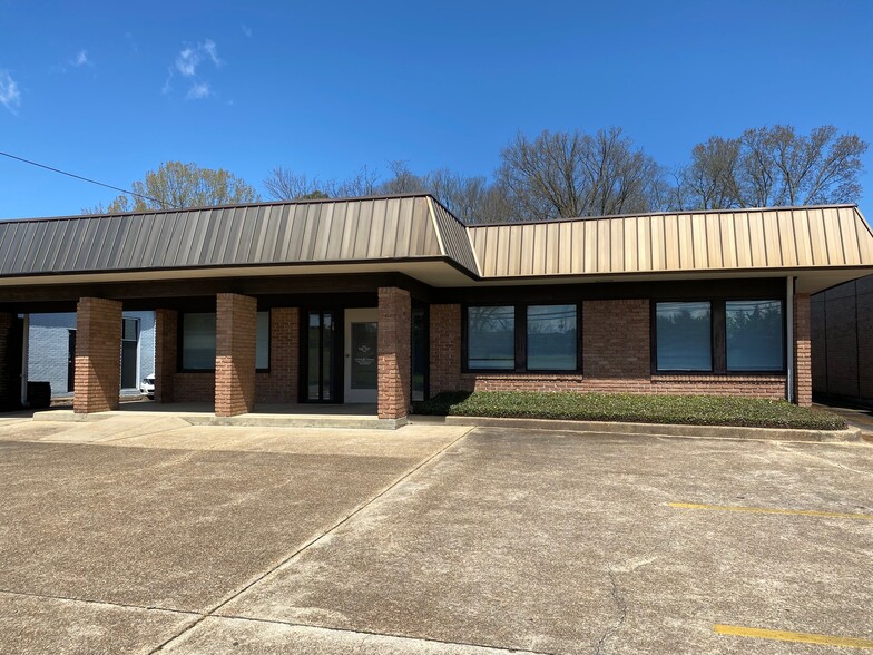 808 Garfield St, Tupelo, MS for rent - Building Photo - Image 2 of 3