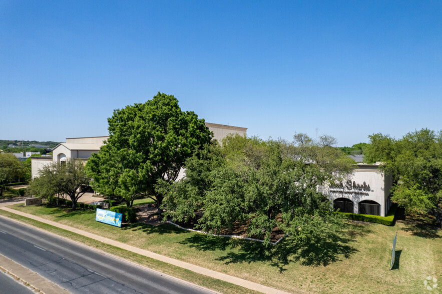 2930 W Anderson Ln, Austin, TX for sale - Building Photo - Image 2 of 6