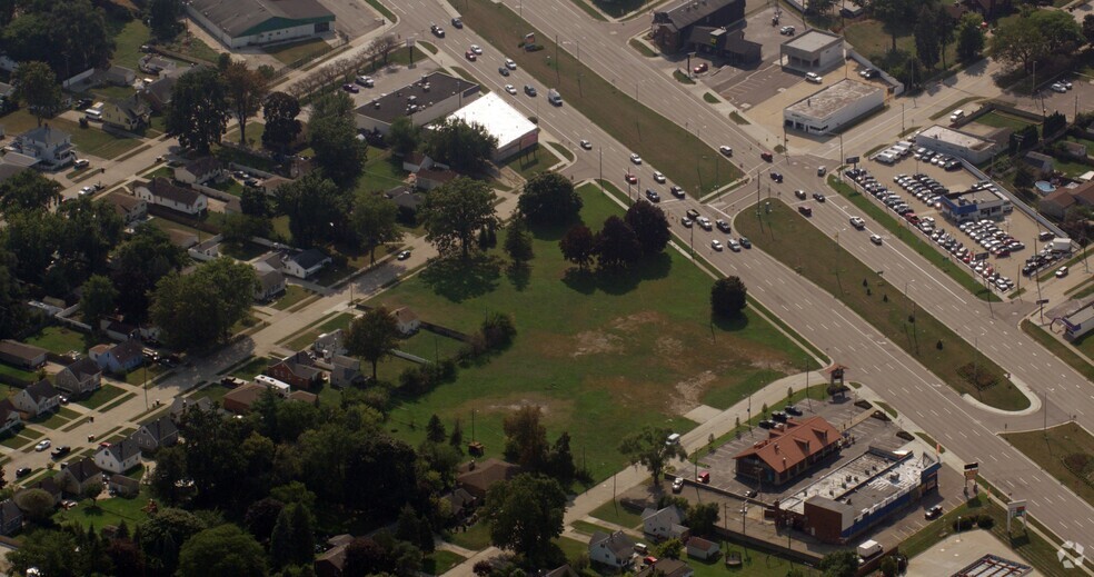 30000 Gratiot Ave, Roseville, MI for rent - Aerial - Image 1 of 1