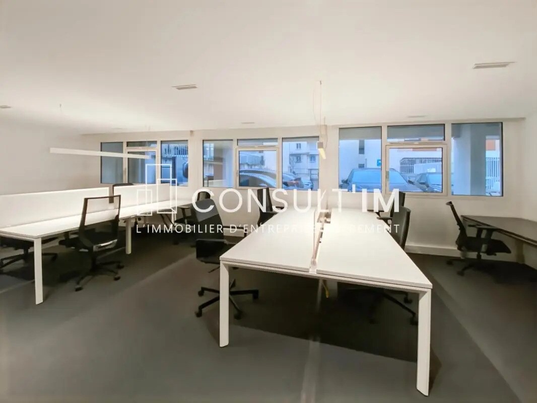 Office in Puteaux to rent Building Photo- Image 1 of 8