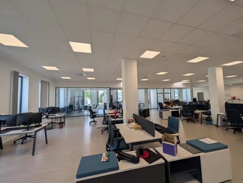Office in Saint-Gratien to rent - Building Photo - Image 2 of 14