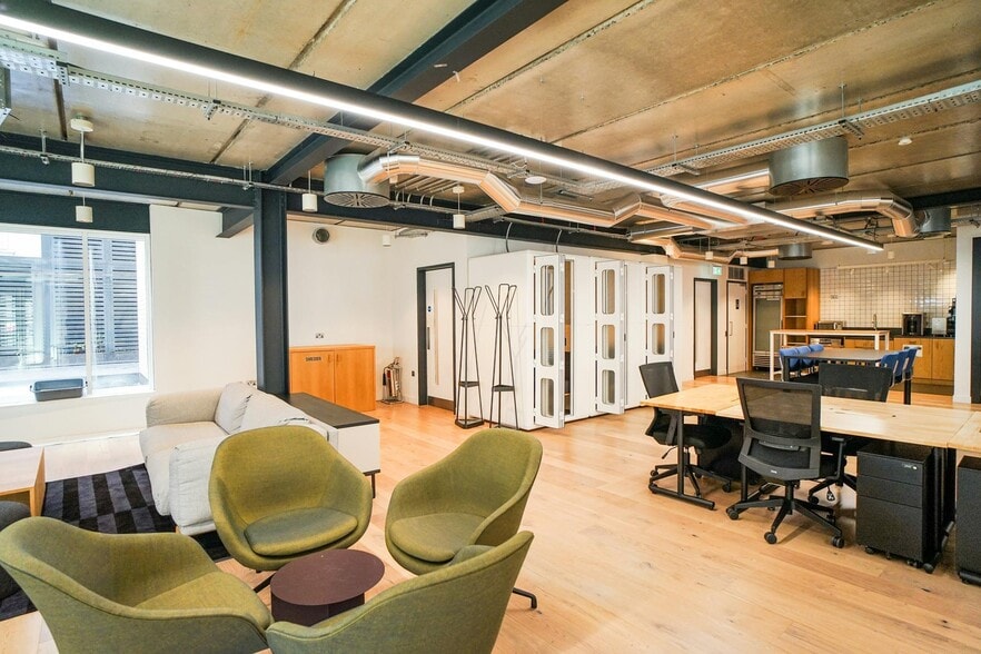 8-14 Meard St, London to rent - Interior Photo - Image 3 of 17