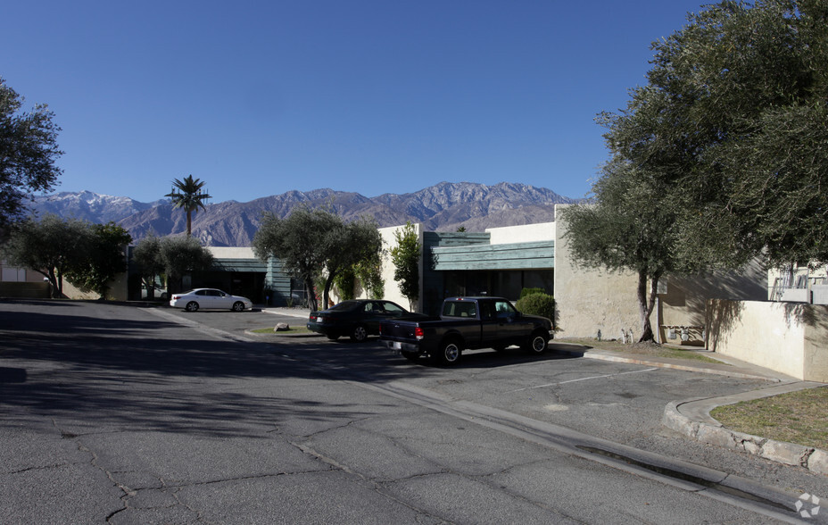 755-783 S Williams Rd, Palm Springs, CA for rent - Building Photo - Image 2 of 5