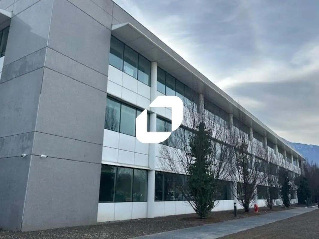 5 Avenue Raymond Chanas, Eybens to rent Primary Photo- Image 1 of 8