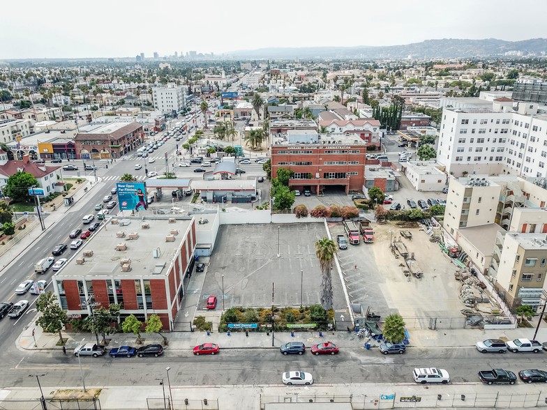 3755 Beverly Blvd, Los Angeles, CA for rent - Building Photo - Image 3 of 11