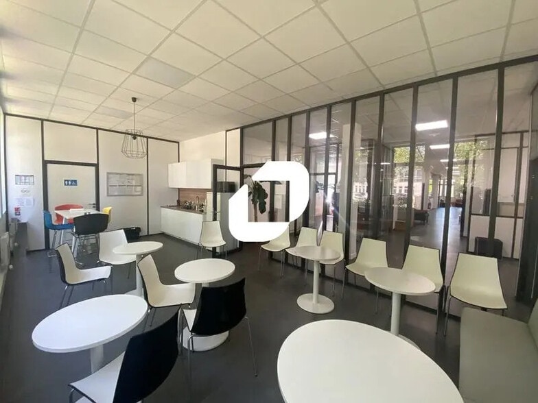 Office in Éragny to rent - Interior Photo - Image 2 of 11