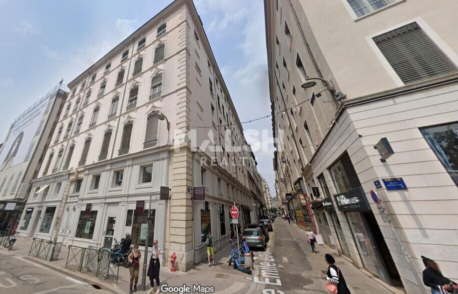 Retail in Lyon to rent - Building Photo - Image 3 of 6