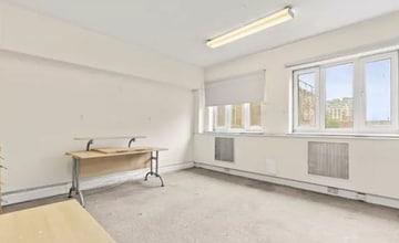 The Broadway, London to rent Interior Photo- Image 1 of 3